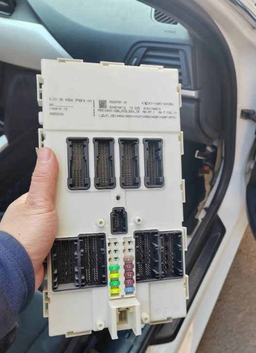 萊蕪寶馬520配汽車鑰匙，寶馬開鎖汽車鑰匙全丟配鑰匙

